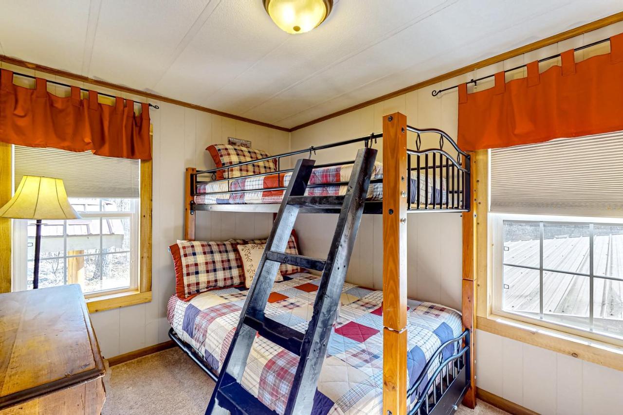 Pine Woods Cabin Мак-Генри Экстерьер фото