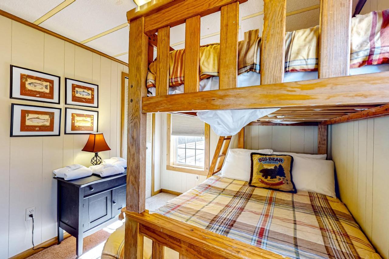 Pine Woods Cabin Мак-Генри Экстерьер фото