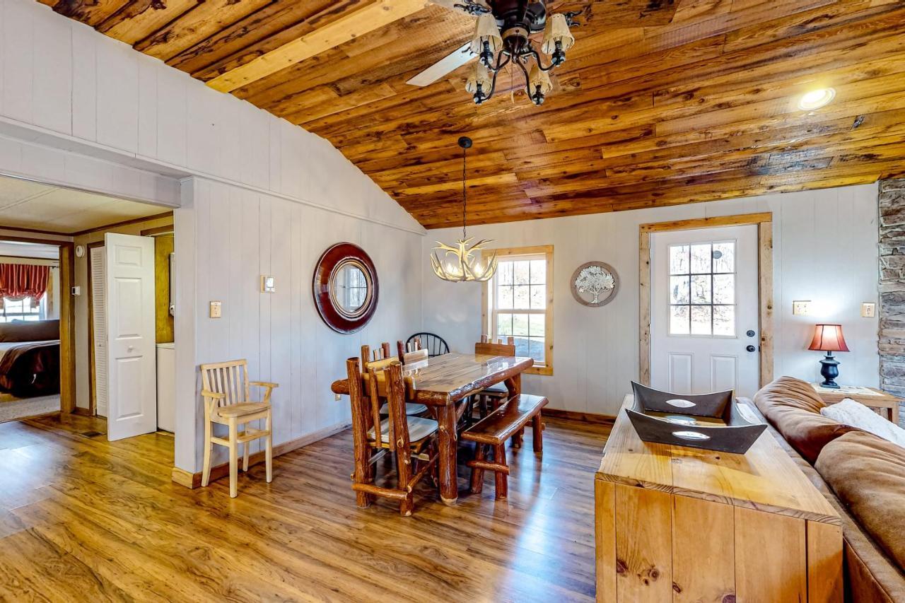 Pine Woods Cabin Мак-Генри Экстерьер фото