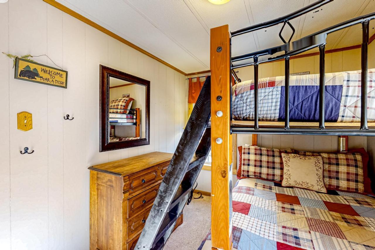 Pine Woods Cabin Мак-Генри Экстерьер фото